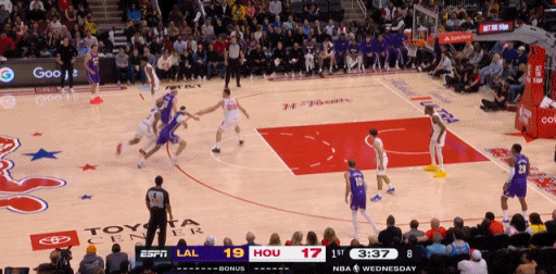 湖人内线防守受挫三分回暖 雷迪克暂停调整战术