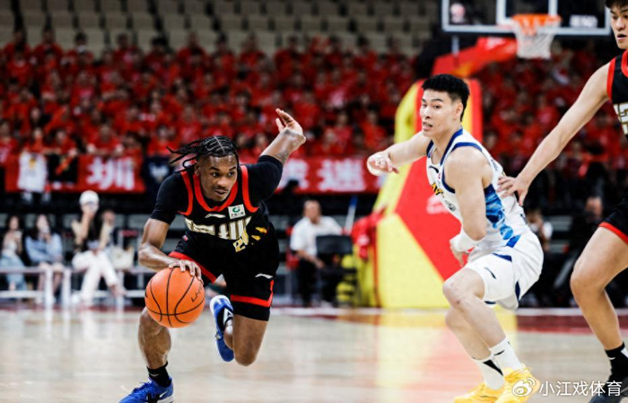 深圳队主场掀翻卫冕冠军 广厦连续6场100+成唯一