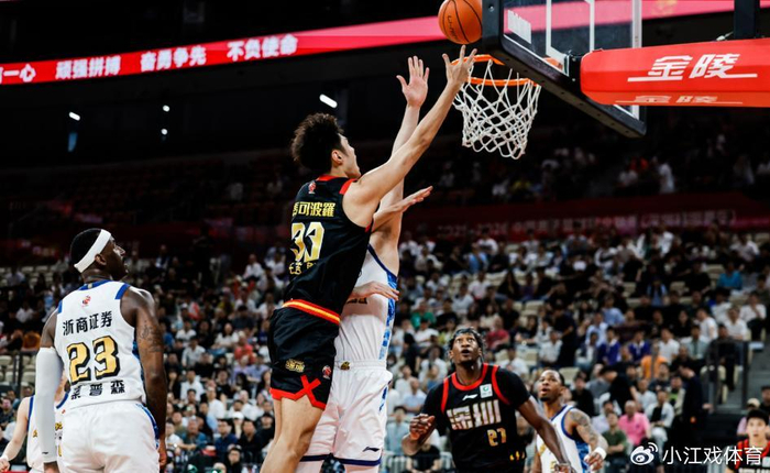 深圳队主场掀翻卫冕冠军 广厦连续6场100+成唯一