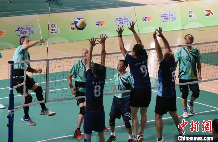 第九届中国最美乡村气排球邀请赛在江西婺源拉