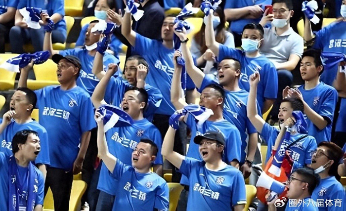 武汉三镇联赛连战不胜 新援引援引热议 调整阵容