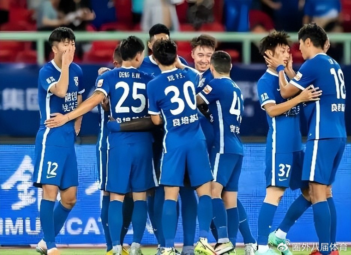 武汉三镇联赛连战不胜 新援引援引热议 调整阵容